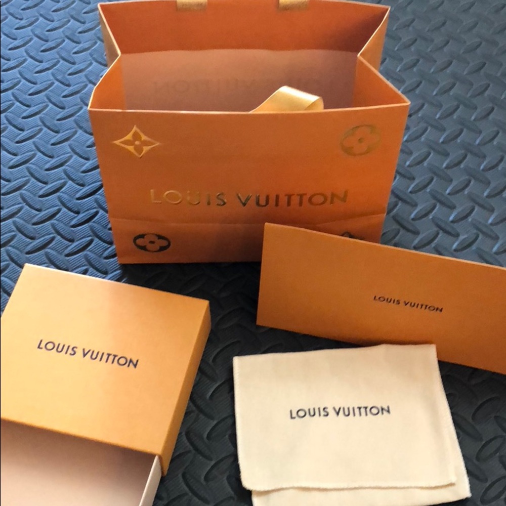 Authentic Louis Vuitton wallet box,